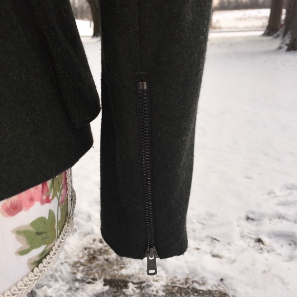 🌹Sold🌹Cropped Blazer - Picture 5 of 8